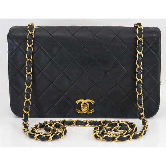 Chanel Black Quilted Shoulder Bag - Picture 2 of 11